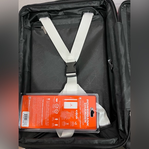 ❌❌sold❌❌New w/tags Traveler’s Choice Carryon Spinner - Picture 9 of 12